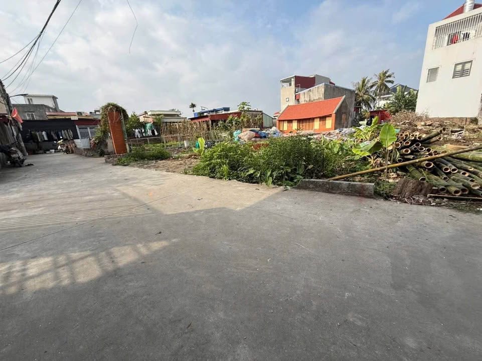 Nhà 3 tầng tại Chợ Hương Hưng Đạo 40m² chỉ 1 tỷ - Cơ hội đầu tư tuyệt vời!