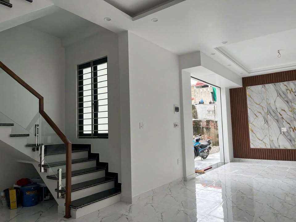 Nhà độc lập phố Đông Phong Hải Phòng 56m² giá 2.8 tỷ - Hướng Tây Nam, tiện nghi đầy đủ!