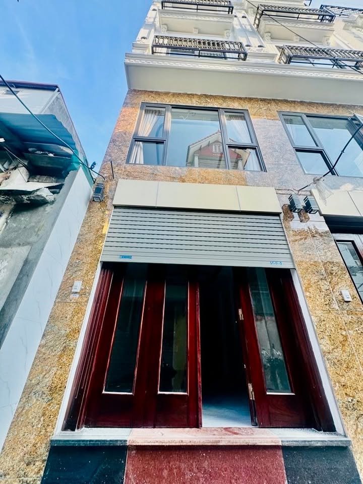 Nhà 6 tầng Phú Diễn 37m² giá 9 tỷ - Thiết kế hiện đại, sẵn sàng ở ngay!