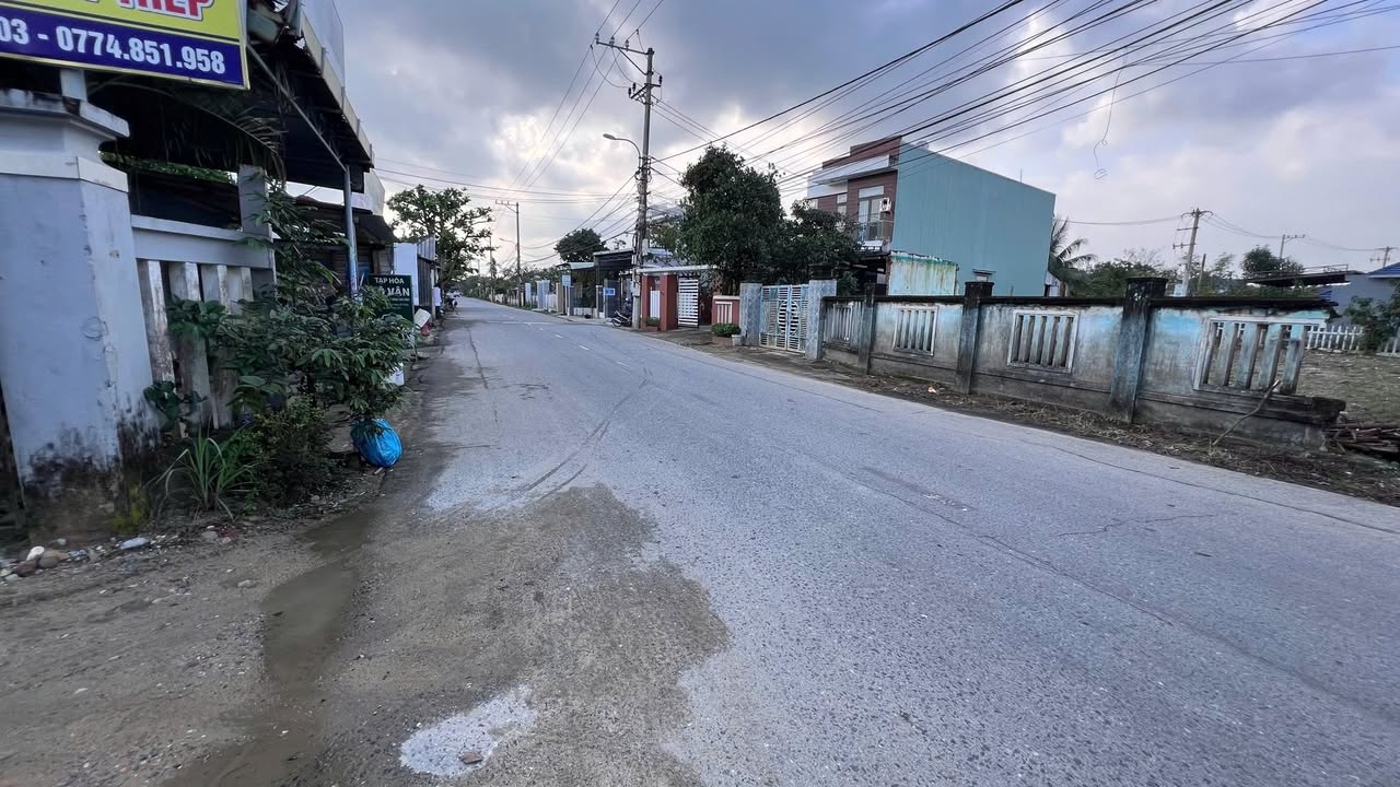 Bán gấp FrontHouse mặt tiền DH8, Hòa Khương, 211m² - Kinh doanh tấp nập!