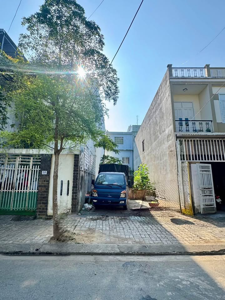 Đất nền Hòa Xuân 100m² giá 5.55 tỷ - Vị trí đắc địa gần chợ và trường học!