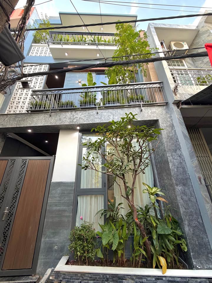 Nhà đẹp quận Thanh Khê 61m² giá 5 tỷ - Thiết kế thoáng, vị trí đắc địa!