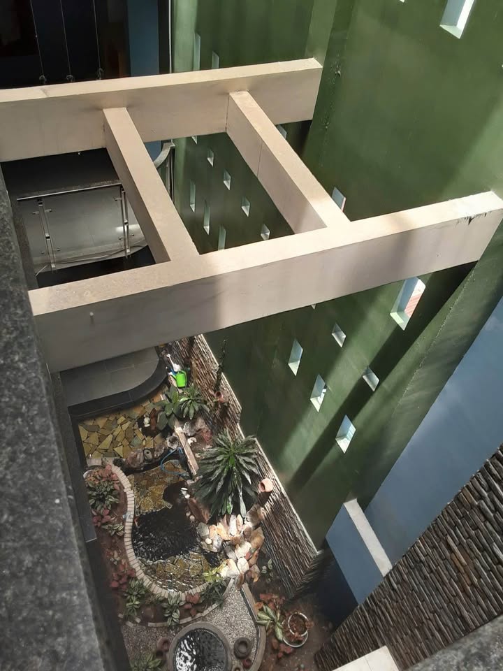 Nhà mặt tiền Cầm Bá Thước, Phan Xích Long 140m² giá 25 tỷ - Sẵn sàng vào ở!