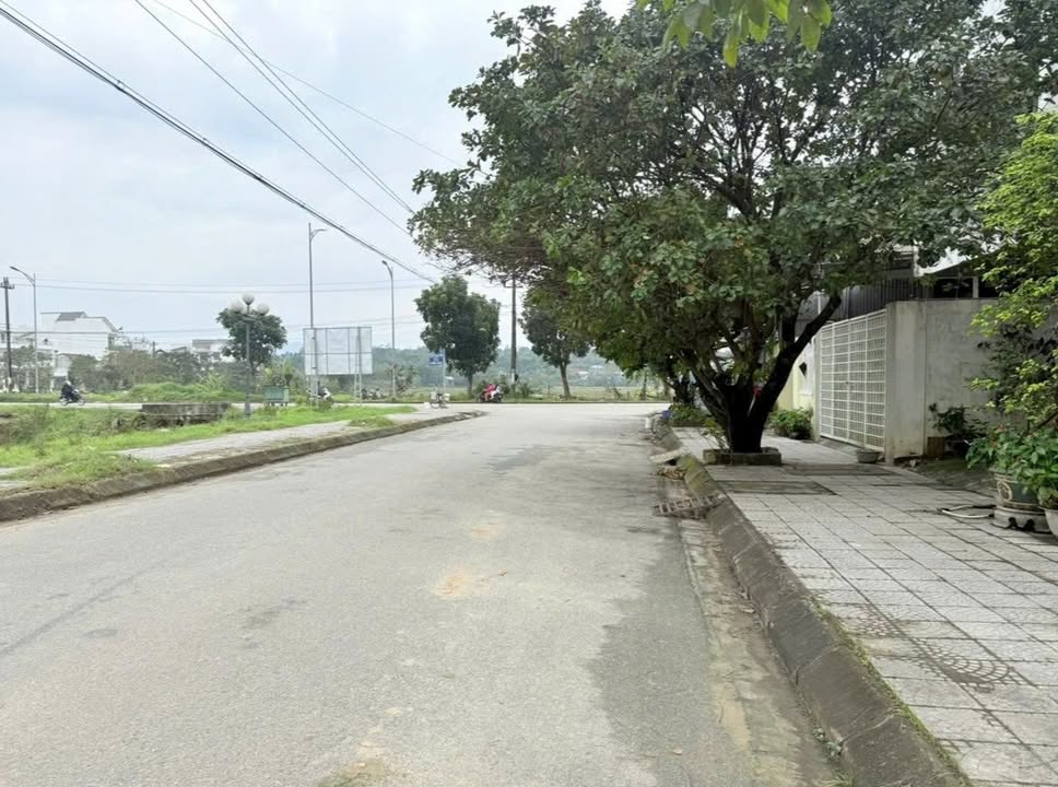 Đất lô góc 260m² tại Đường Đồng Khởi, TP. Huế - View công viên xanh mát!