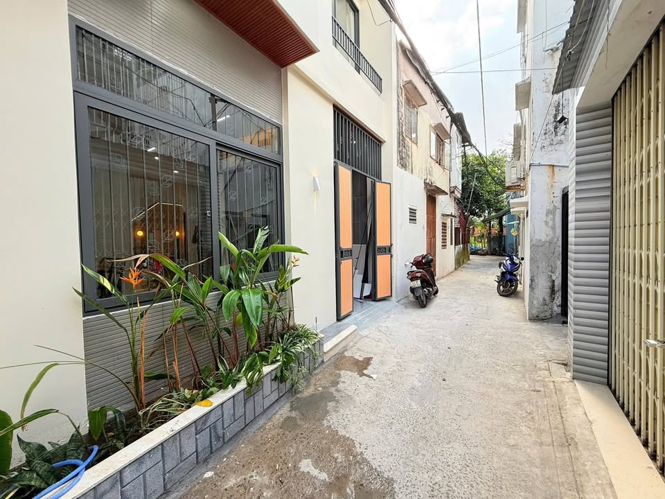 Nhà 2 tầng 2 mê Trưng Nữ Vương 52m² giá 4.55 tỷ - Full nội thất sang trọng!