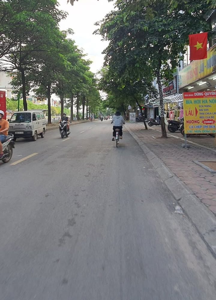 Nhà góc Khương Đình Thanh Xuân 66m² giá 14 tỷ - Cạnh hồ thoáng mát!