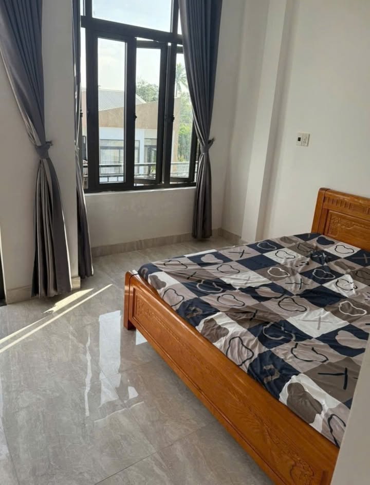 Nhà 3 tầng Tây Trì Nhơn 68m² giá 2.4 tỷ - Full nội thất, ô tô vào tận nhà!