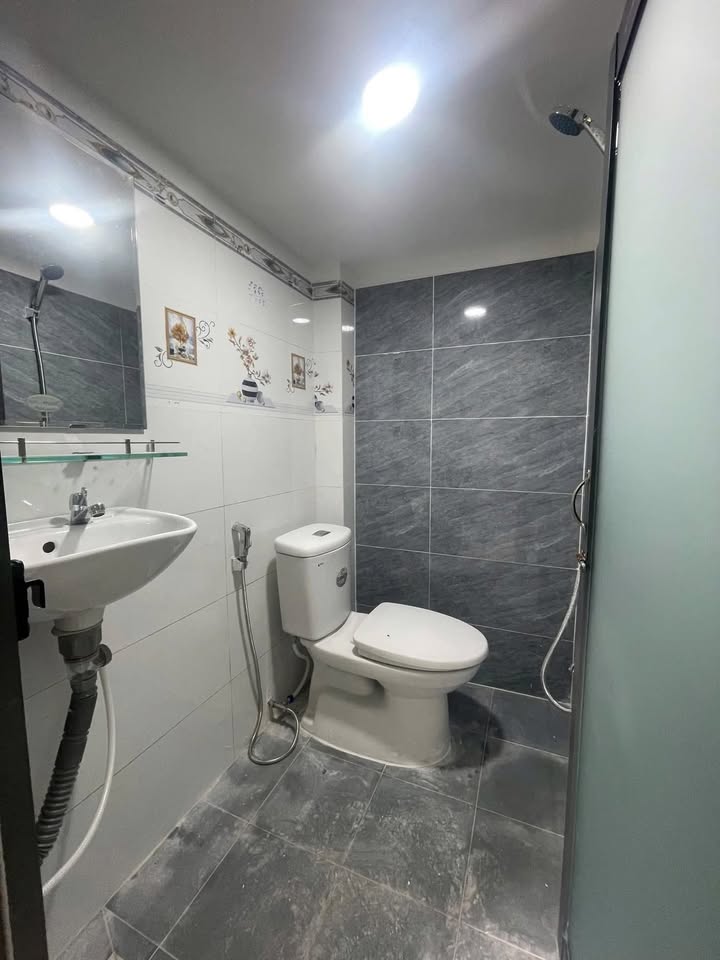 Cho thuê kiot tại Phường 12, Quận 5, 4.49 triệu - Vừa ở vừa kinh doanh đa dạng