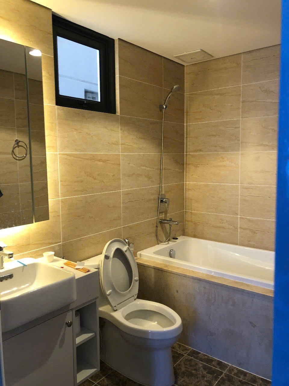 Căn hộ D’Capitale Trần Duy Hưng 83m² giá chỉ 12 tỷ - Ban công ngắm hoàng hôn tuyệt đẹp!