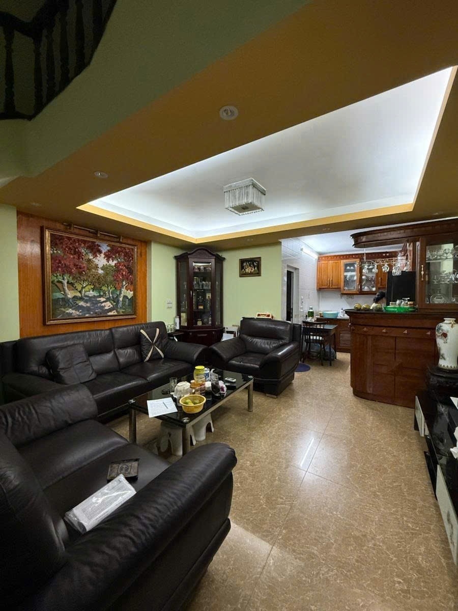 Nhà mặt ngõ đẹp Đồng Tâm 43m² giá 13.8 tỷ - Lô góc 2 thoáng, nội thất gỗ lim cao cấp!