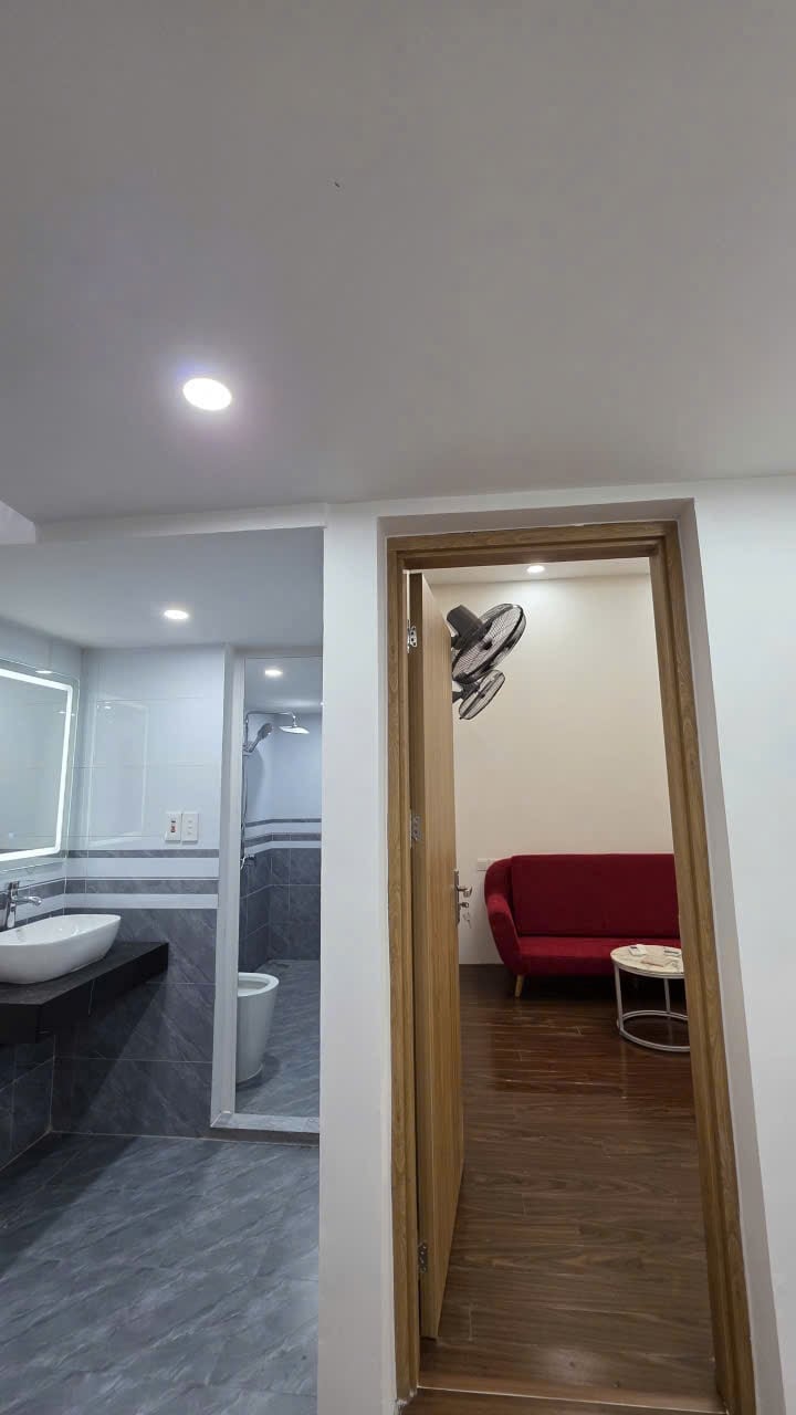 Nhà phố Đào Tấn, 100m² giá 5.4 tỷ - Vị trí trung tâm Ba Đình tiện ích xung quanh!