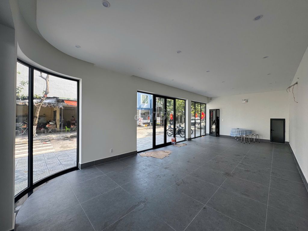 Mặt bằng cho thuê góc mặt tiền Trần Nhân Tông - Sơn Trà 75m² giá 20 triệu - Kinh doanh thuận lợi!