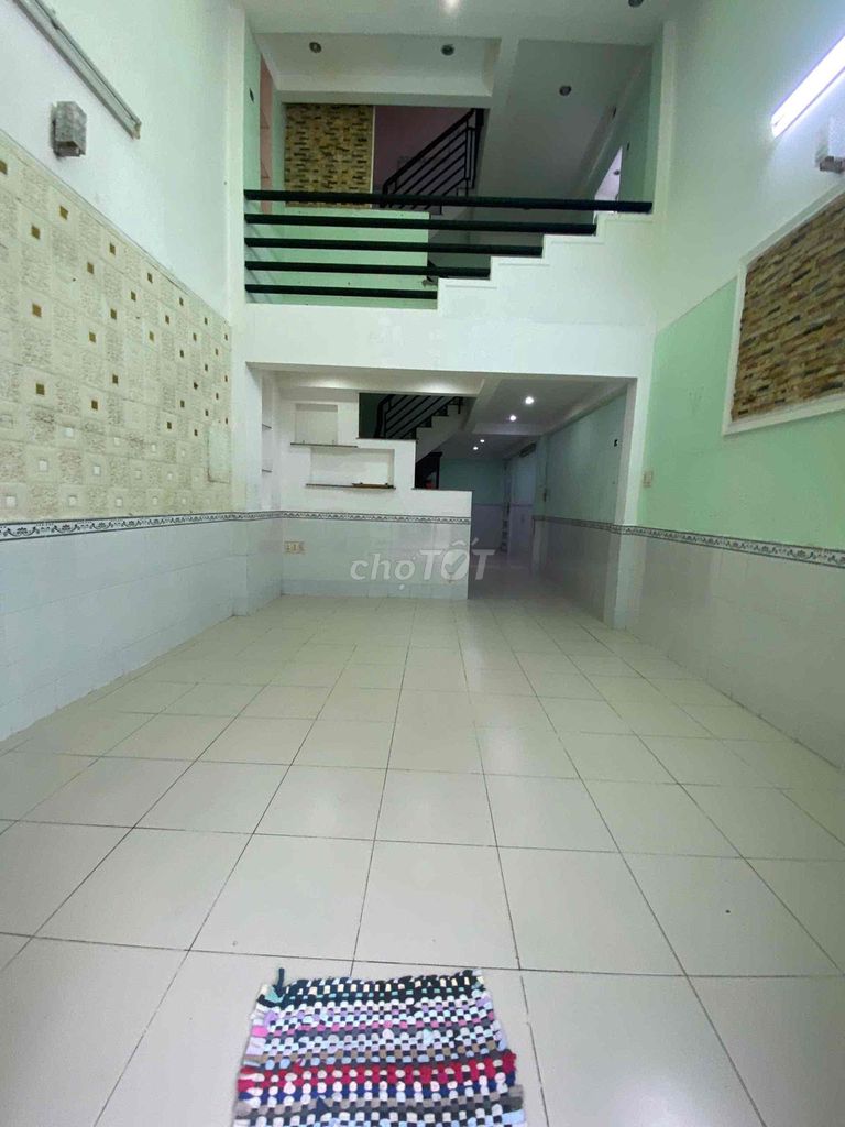 Nhà thuê đẹp 3 tầng Bông Sao P5 Q8 65m² - Giá 13.5 triệu/tháng!