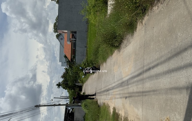 Nhà riêng Hậu Nghĩa 139m² giá 2.5 tỷ - Đường lớn, dân cư đông đúc!