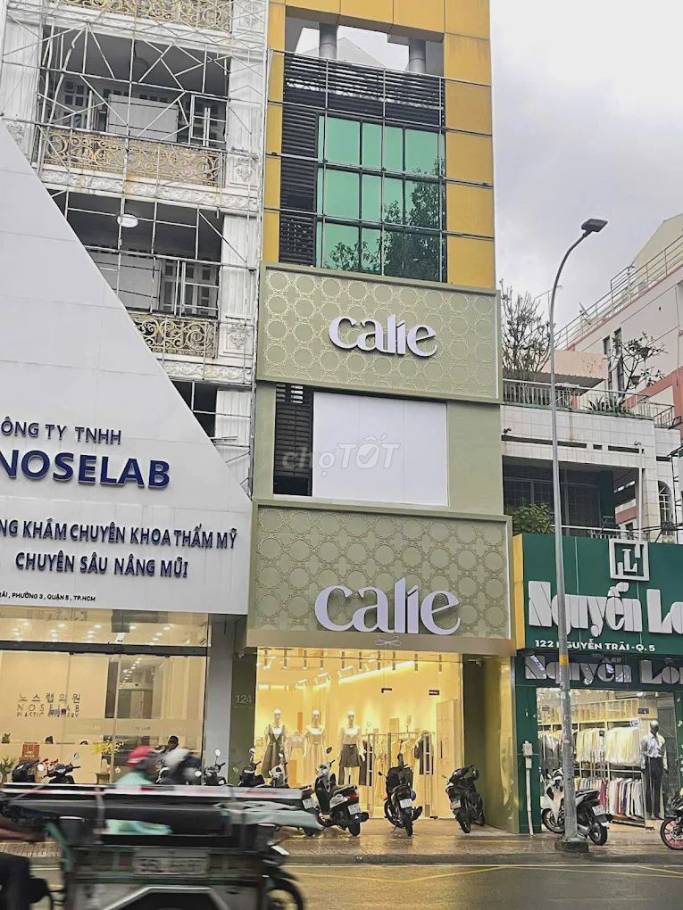 Cho thuê tòa nhà đường Nguyễn Gia Trí, Bình Thạnh 400m² - Kinh doanh sầm uất, vào ở ngay!