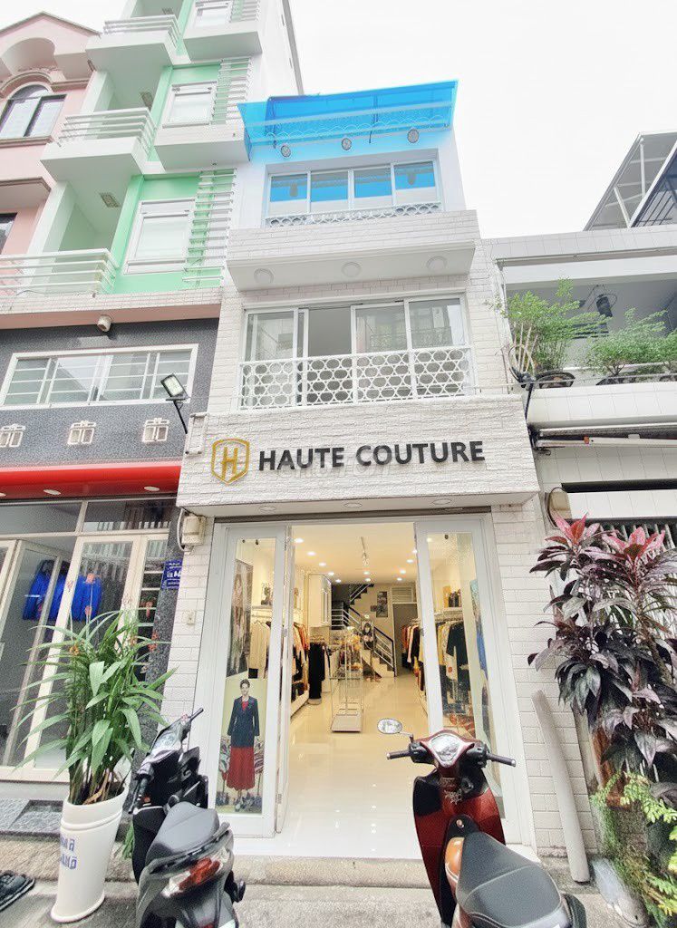 Nhà cho thuê 3 lầu mới 100% hẻm xe hơi Huỳnh Văn Bánh - 23 triệu