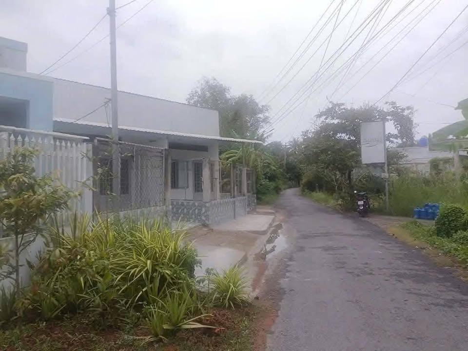 Nhà mặt tiền đường Trần Văn Cầu, Mỹ Thạnh An, 2.5 triệu/tháng - Gần cầu Bến Tre 2!