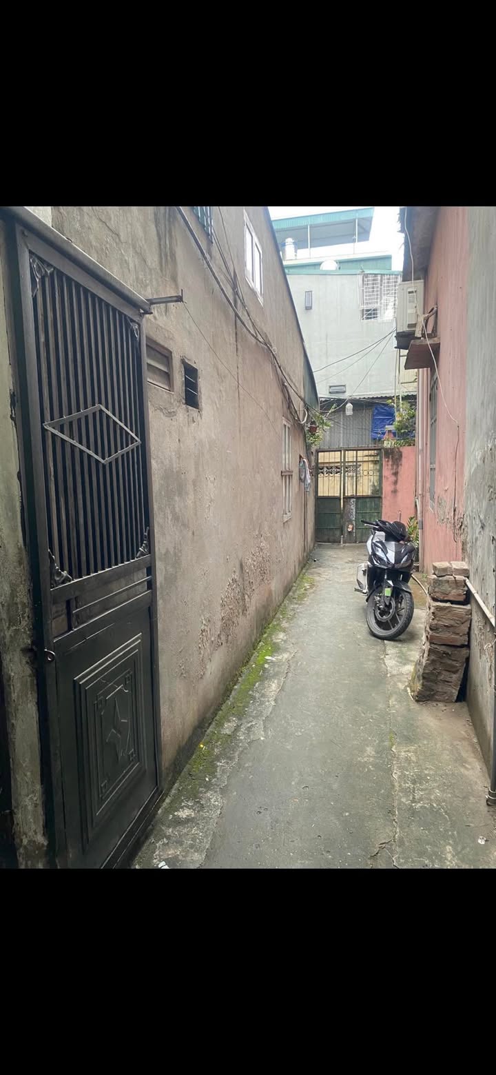 Phòng cho thuê khép kín 17m² tại Lĩnh Nam - Giá 1.6 triệu/tháng