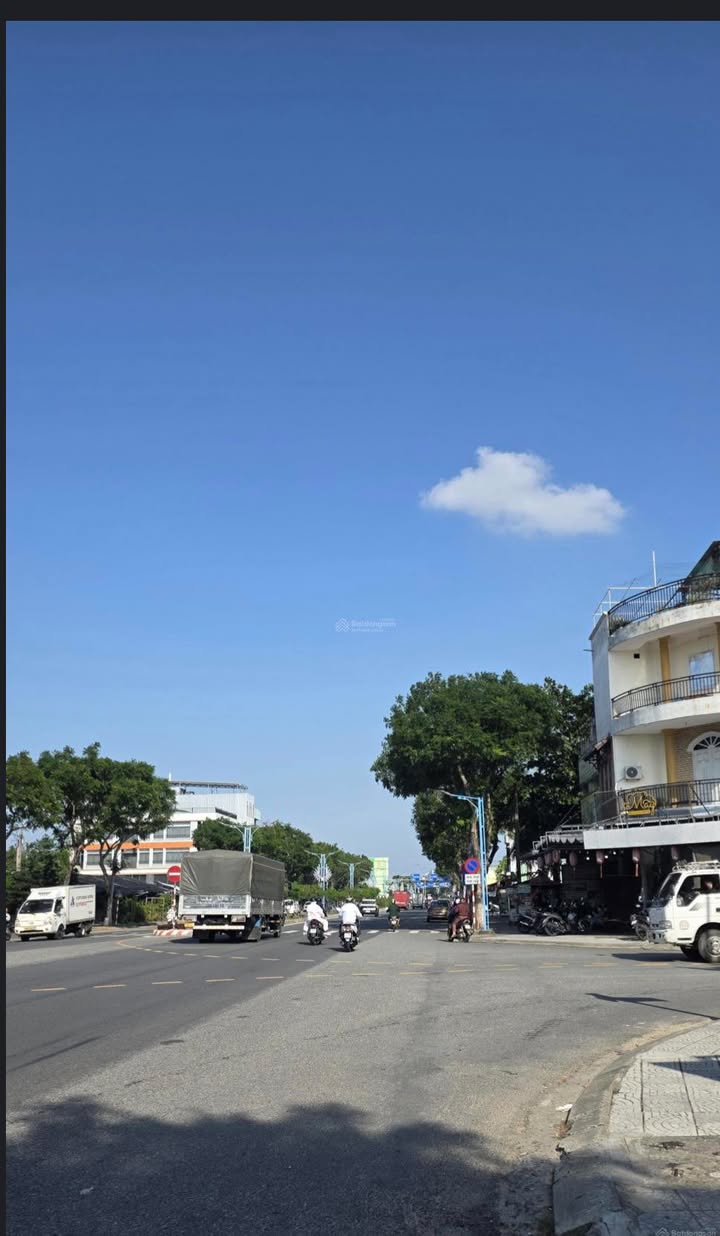 Nhà 2 mặt tiền đường Lê Đại Hành 180m² giá 18 tỷ - Đầu tư cực tốt!