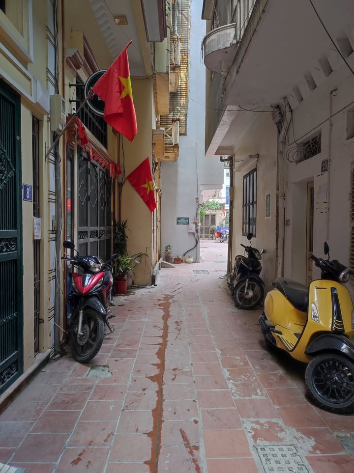 Nhà Lý Nam Đế, Quận Hoàn Kiếm 56m² giá thỏa thuận - Khu dân trí cao, an ninh tốt!