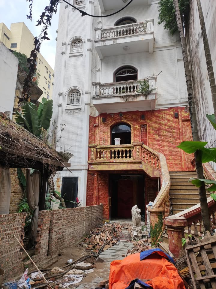 Biệt thự Lý Thường Kiệt, Hoàn Kiếm, 332m² - Thiết kế sân vườn sang trọng