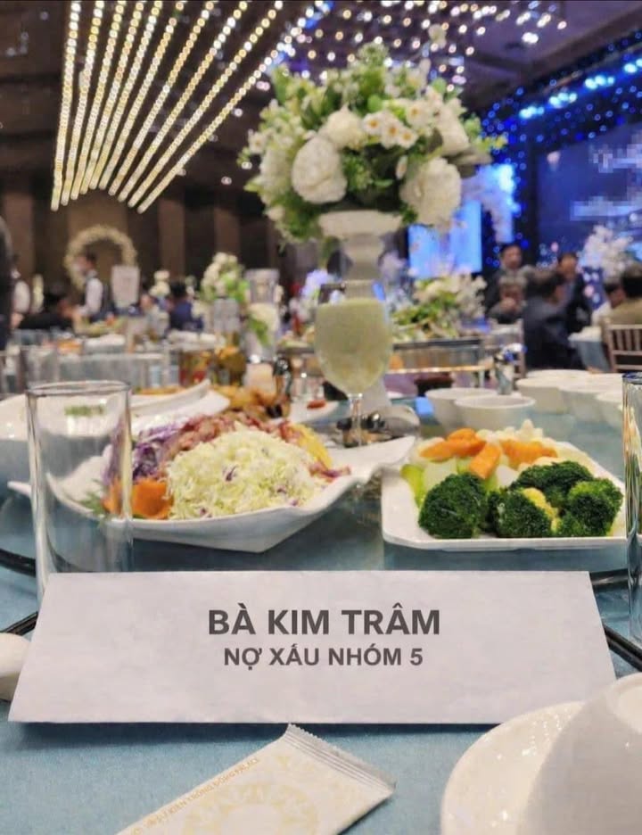 Căn hộ Vinhomes Central Park 80m² giá 10.5 tỷ - Sổ hồng chính chủ, vị trí đẹp!