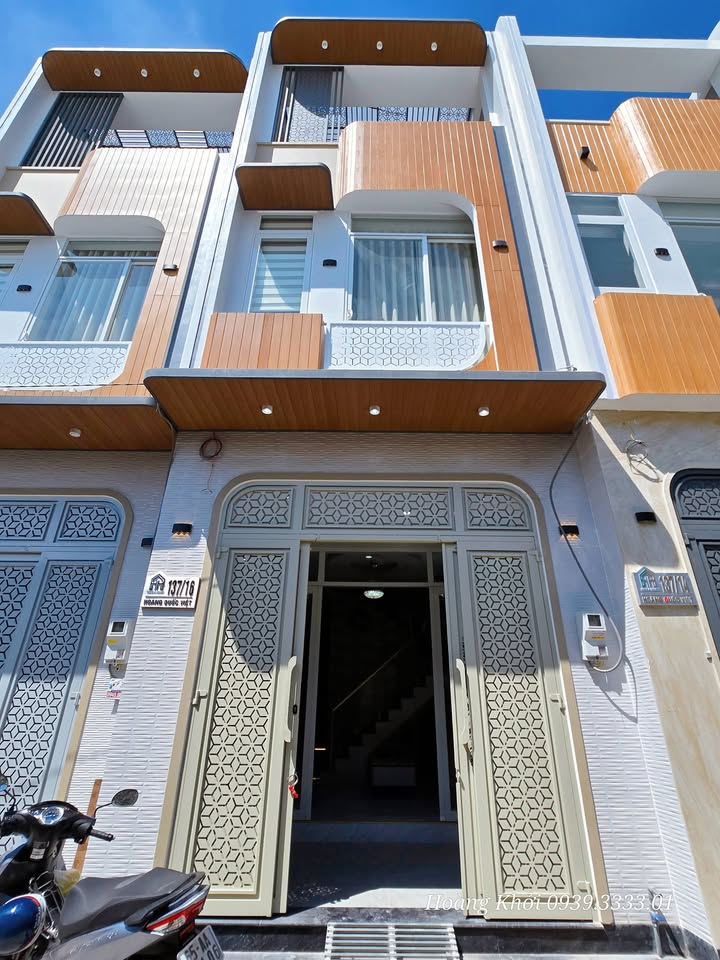 Nhà 1 Trệt 2 Lầu Hẻm 137 Hoàng Quốc Việt 48m² giá 3.45 tỷ - Gần Bệnh Viện và Đại Học