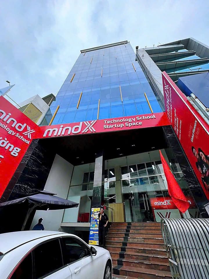 Văn phòng cho thuê mặt tiền 3/2 Quận 10, 220m² giá 57.6 triệu - Sẵn sàng làm việc!