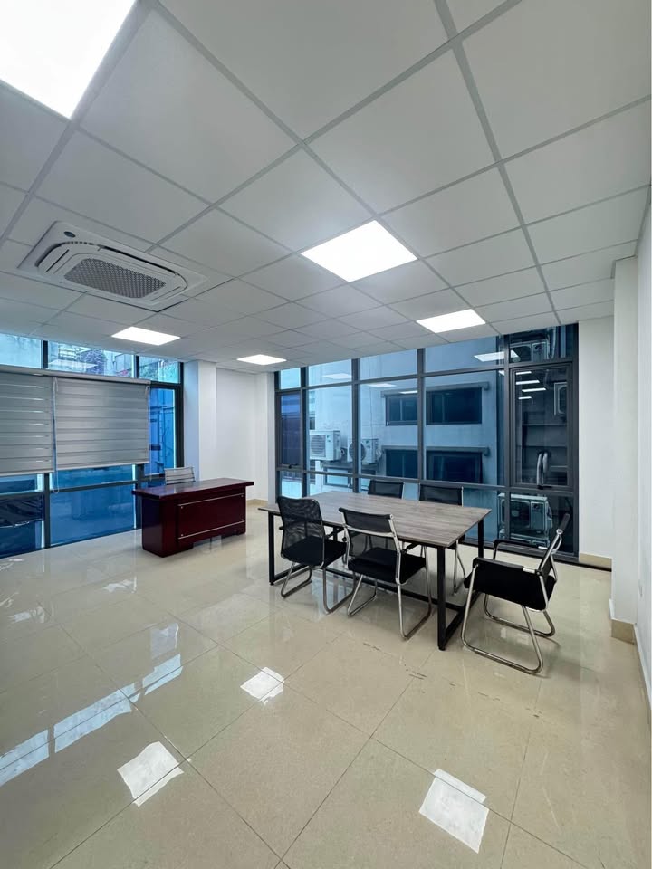 Văn phòng cho thuê tại Cầu Giấy, 25m² chỉ 5 triệu - Không gian làm việc lý tưởng!