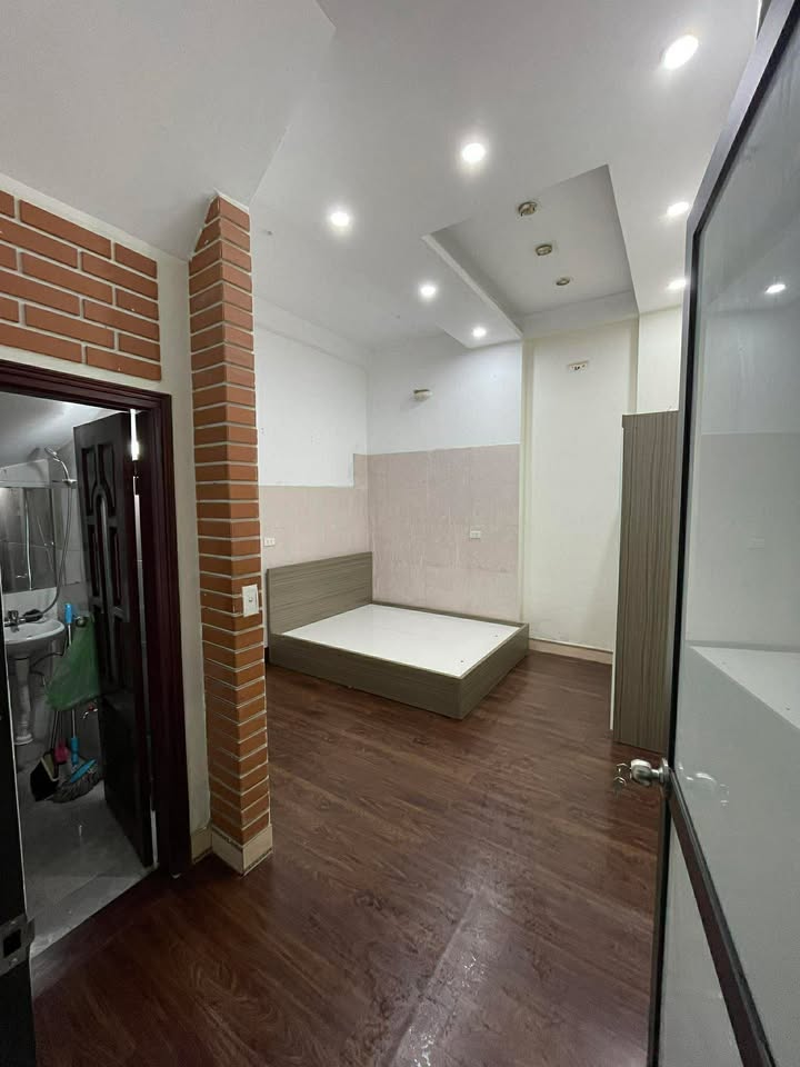 Phòng cho thuê tại Ngõ 73 Đông Thiên, Vĩnh Hưng 3 triệu - Không gian sống lý tưởng!