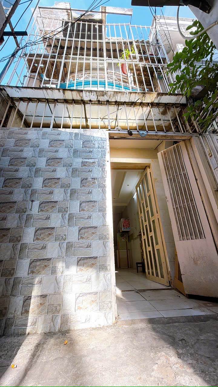 Nhà hẻm Đoàn Văn Bơ, Q4, 24.5m² - Bán gấp giá tốt 2.7 tỷ!
