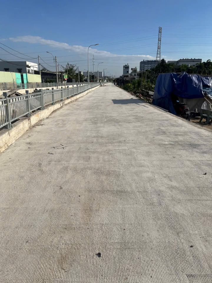 Đất nền Quận 12, 69m² giá 4.2 tỷ - Mặt tiền bờ kênh đổ bê tông đẹp