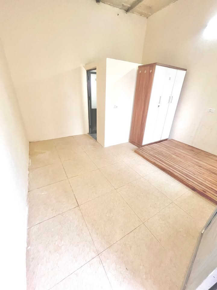 Phòng trọ 165 Cầu Giấy 20m² giá 2.3 triệu - Tiện nghi đầy đủ, chính chủ!