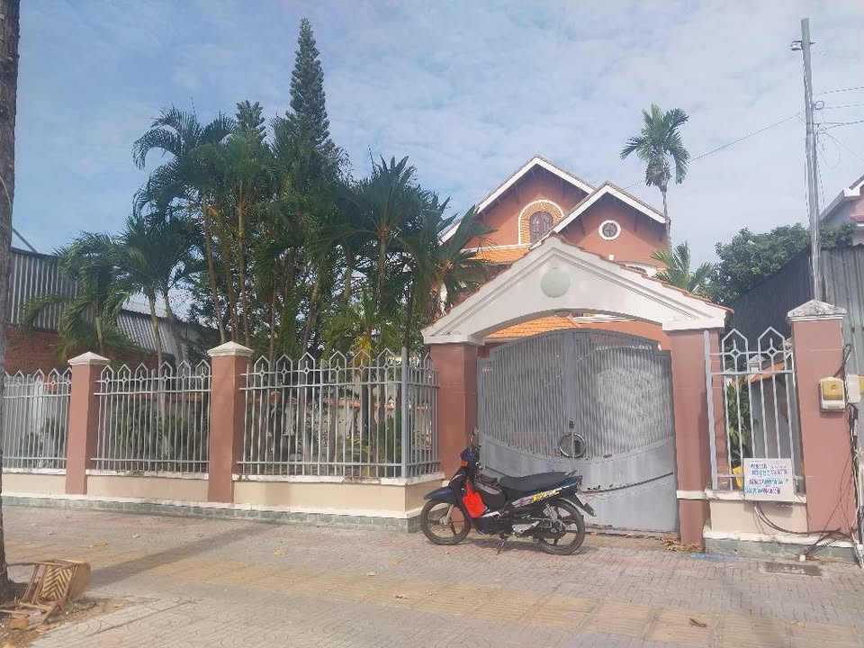 Biệt thự 2 mặt tiền đường Hùng Vương, TP Bà Rịa 881m² giá 24.5 tỷ - Đầu tư sinh lời hấp dẫn!