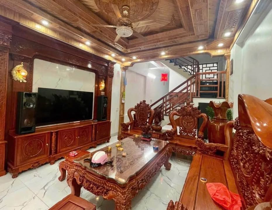 Nhà 3 tầng Phường Tân Thành, Ninh Bình 70m² giá 6 tỷ - Kinh doanh ngay!