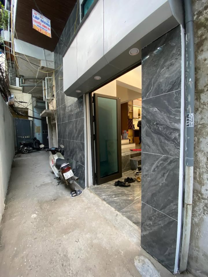 Nhà riêng Vĩnh Tuy 39m² giá 8.39 tỷ - Sổ đỏ vuông vắn, full nội thất cao cấp!