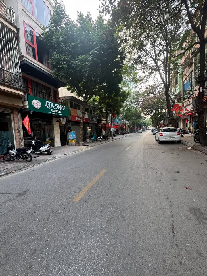 Nhà tập thể Cầu Long Biên 16m² giá chỉ 1,6 tỷ - Cực hiếm, vị trí đắc địa!