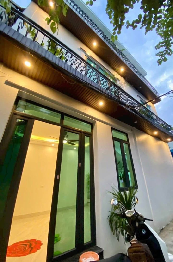 Nhà 3 tầng Trần Huy Liệu, 40m² giá 2 tỷ - Ô tô vào tận cửa!