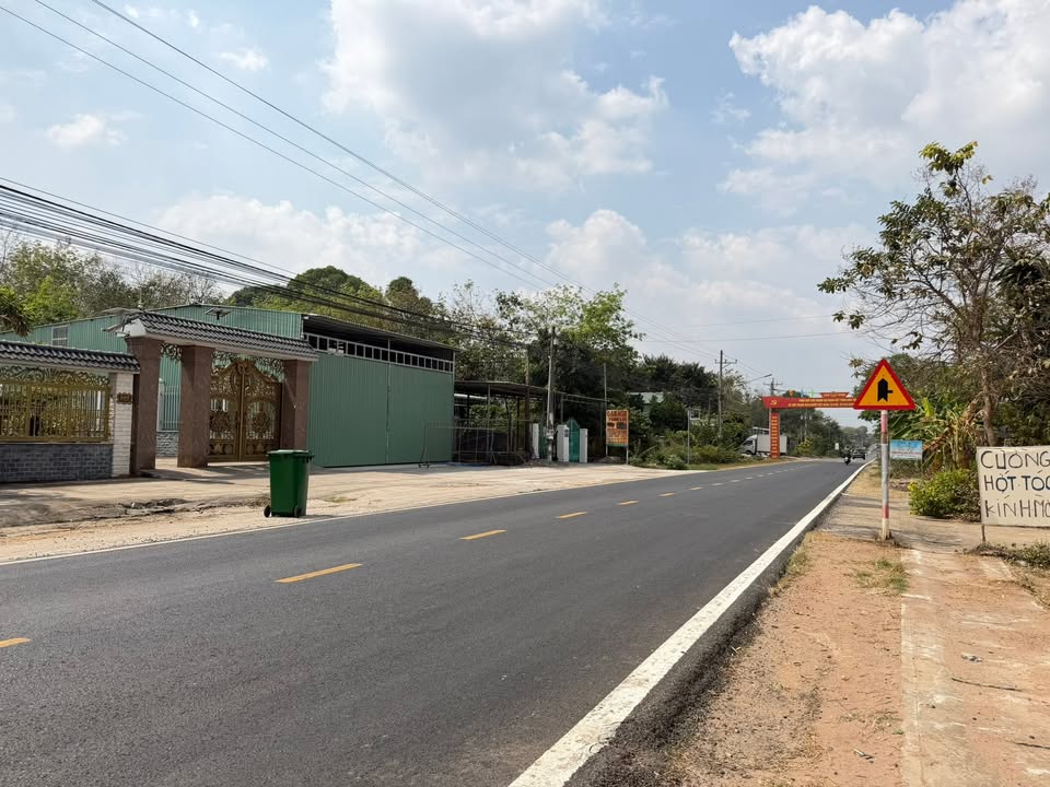 Mặt tiền DT750 Tân Long 1800m² giá 5.5 tỷ - Vị trí lý tưởng kinh doanh!
