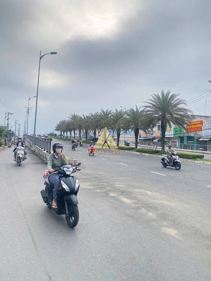 Nhà mặt tiền đường Hùng Vương, Phường 7, 127m² - Vị trí kinh doanh đắc địa!