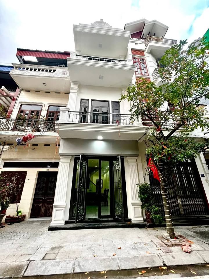 Nhà phố 3 tầng mặt đường Đinh Thị Vân, Nam Định 58.5m² - Giá tốt thương lượng!