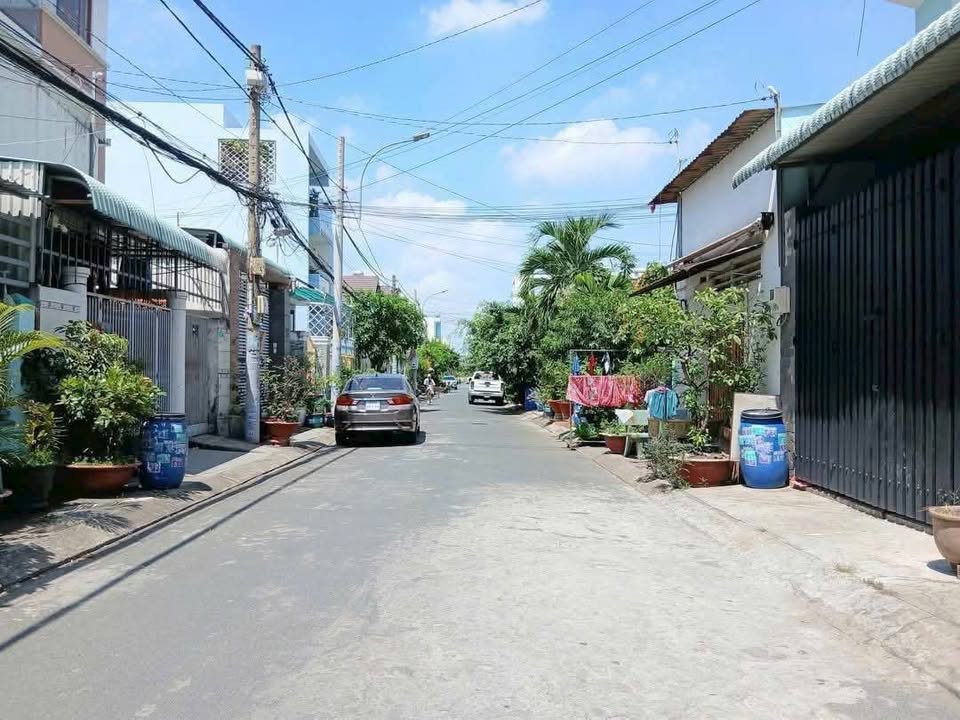 Tòa nhà mặt tiền bên sông Hiệp Bình Chánh, Thủ Đức 160m² - Đầu tư sinh lời ổn định!