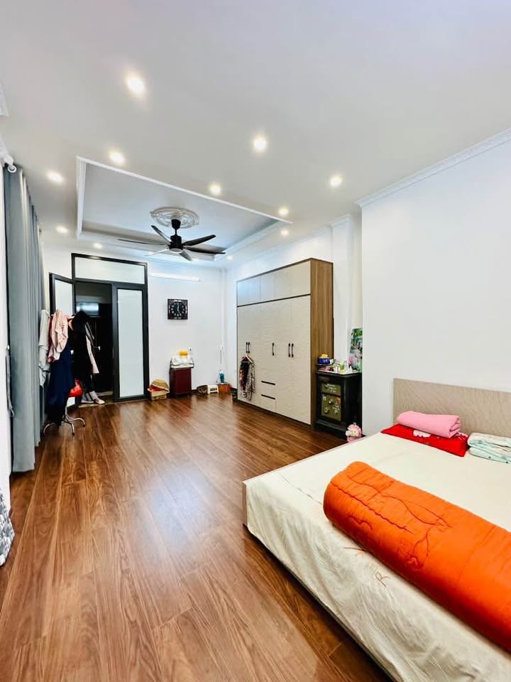 Nhà phố Phúc Tân 43m² giá 8.5 tỷ - Sổ đỏ chính chủ, mặt tiền rộng