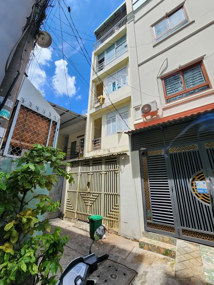 Nhà CHDV 16 phòng Phạm Văn Hai Tân Bình 80m² giá 8.95 tỷ - Đầu tư sinh lời ngay!