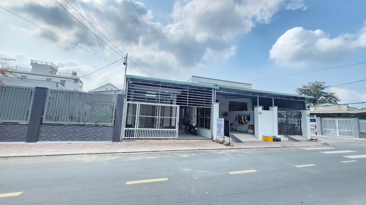 Nhà mặt tiền Đường Thuyền Hiệp Ninh, TP Tây Ninh, 126m² - Giá chỉ 2.15 tỷ!