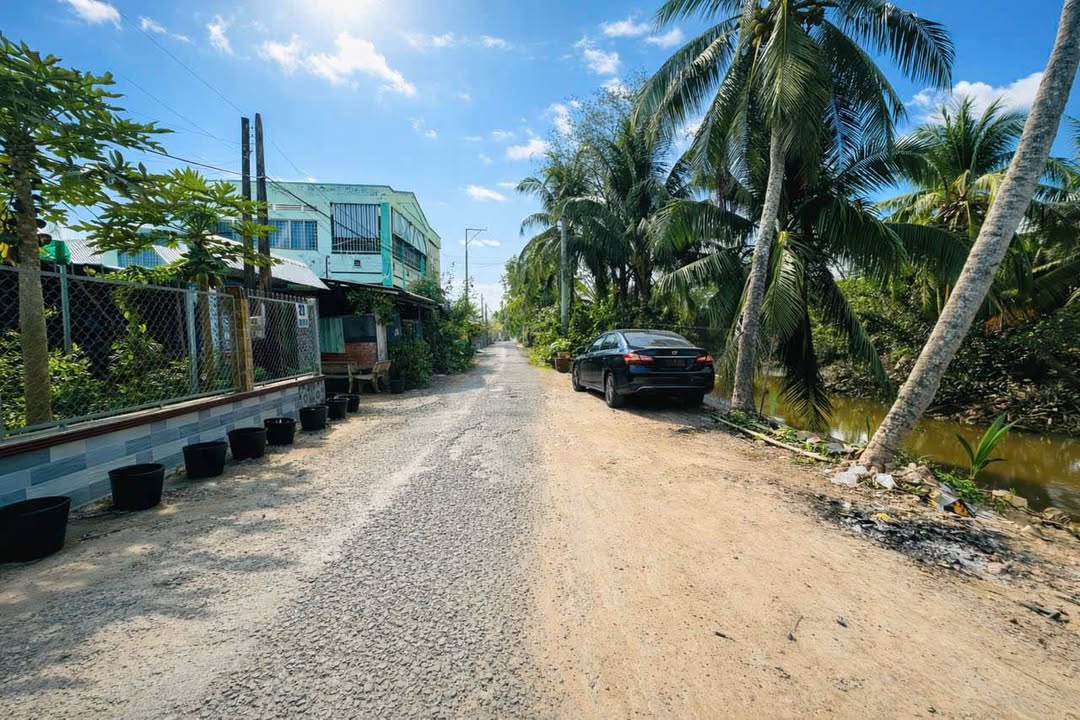 Nhà cấp 4 Phường Long Châu 145m² giá 1.55 tỷ - Sân đậu ô tô, view sông thoáng mát!