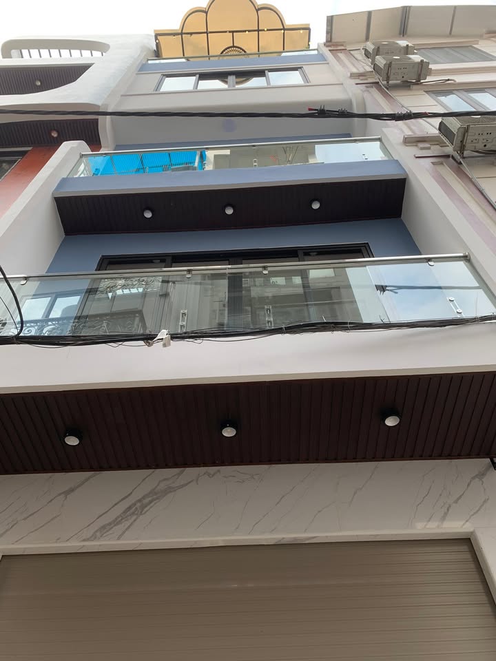 Nhà 6 tầng Ngô Xuân Quảng 32m² giá 8 tỷ - Sẵn sàng vào ở ngay!