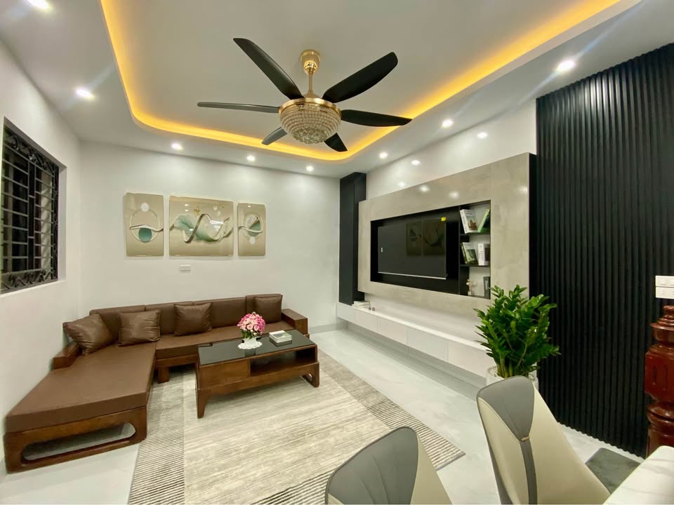 Nhà phố Royal City 35m² giá 7 tỷ - Nội thất cao cấp, thiết kế đẹp