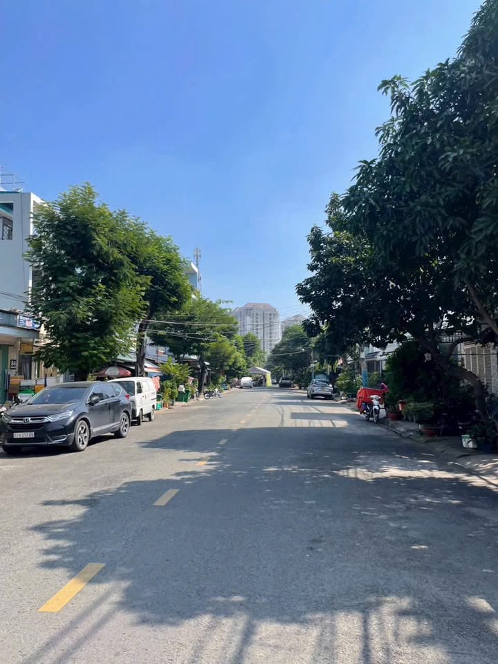 Nhà C4 mặt tiền đường 11, TP. Thủ Đức, 98m² giá 8 tỷ - Vị trí kinh doanh đắc địa!