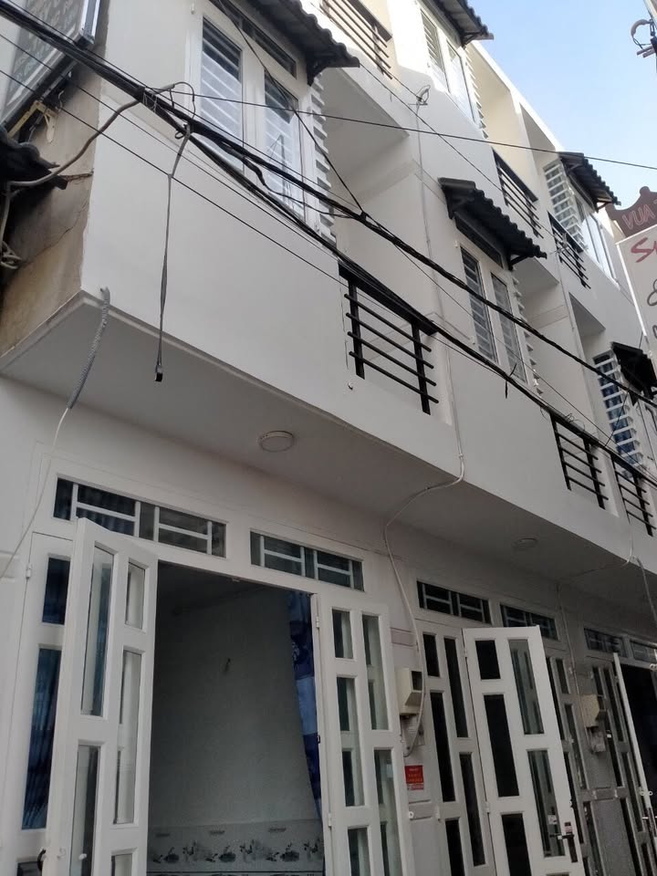 Nhà 2 lầu chợ Thạnh Xuân, Quận 12, 25m² giá 1.35 tỷ - Đầu tư sinh lời tuyệt vời!